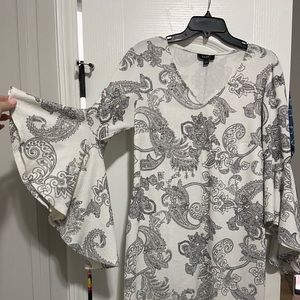 Very flattering dress